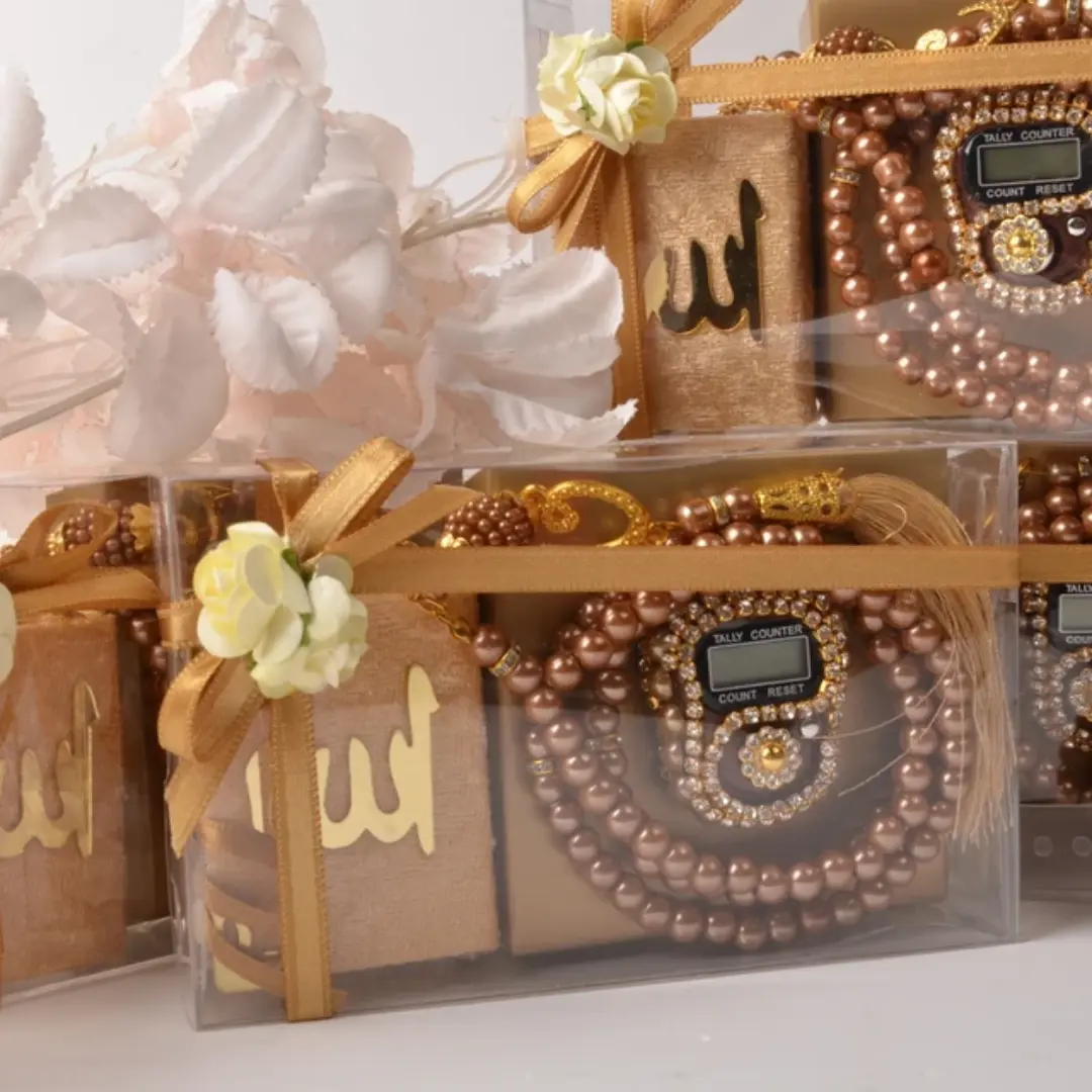 Premium Tasbeeh - Mini Quran Gift Set - Gold - Image 3
