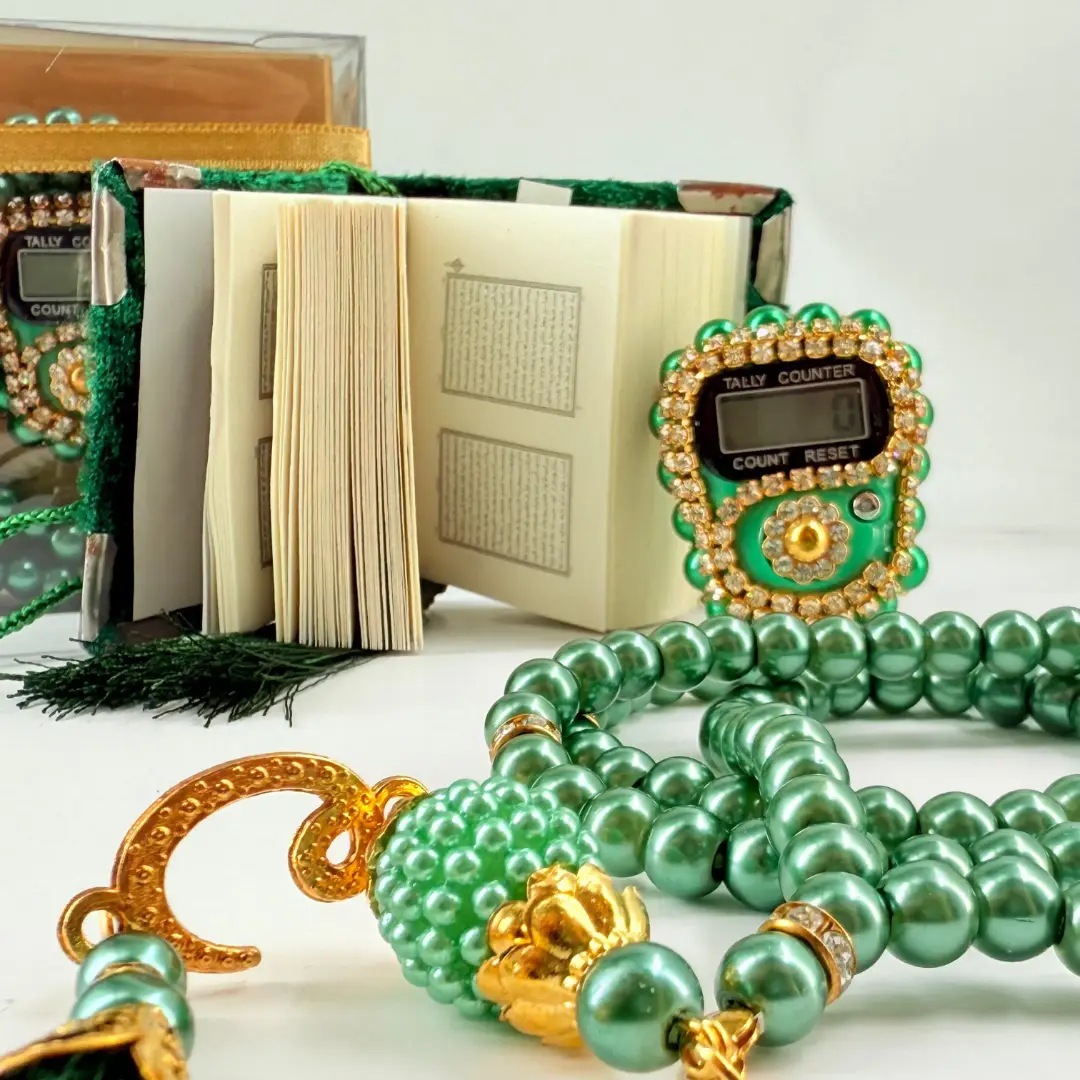 Premium Tasbeeh - Mini Quran Gift Set - Green - Image 3